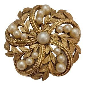 Trifari Crown Over T Gold Tone Faux Pearl Laurel Leaf Round Brooch, Signed M747